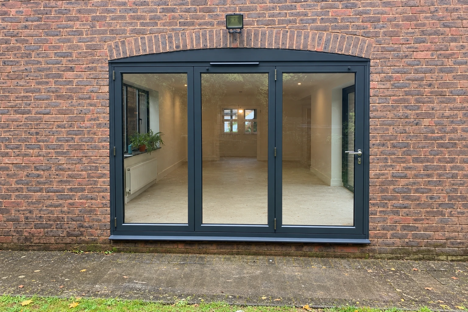 Bifold door inspiration: Anthracite bifold
