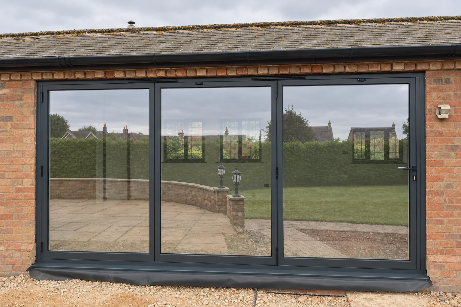 Bifold door inspiration: Anthracite bifold bungalow original view